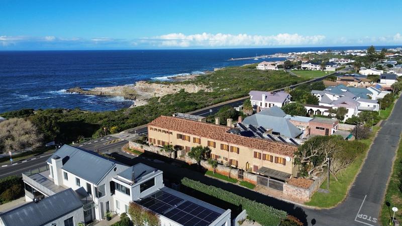 7 Bedroom Property for Sale in Westcliff Western Cape